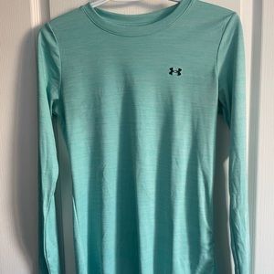 Under Armour Long Sleeve, like new. Worn once.